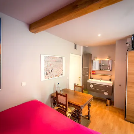 Yaca Bed & Breakfast 2*