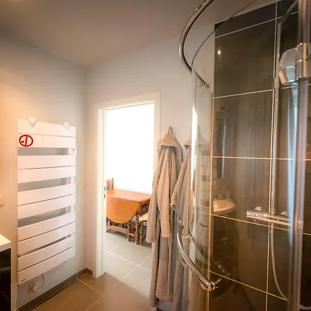 Yaca Bed & Breakfast 2*